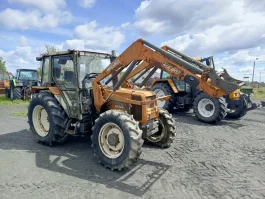 Części do ciągnika Renault 70.34 z Turem/ Parts