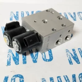 Zawór sterujacy hydraulika AL219995 John Deere AL231797