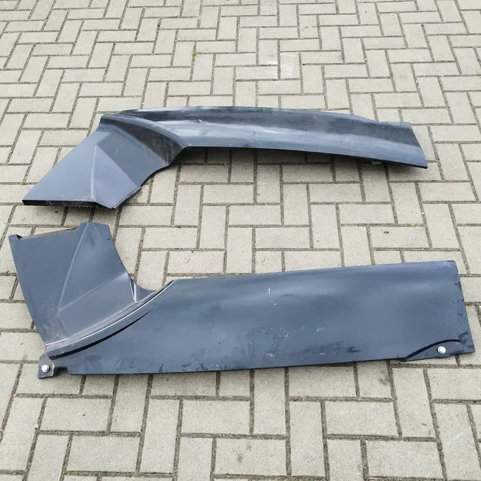 Osłona boczek pod maske New Holland prawy lewy