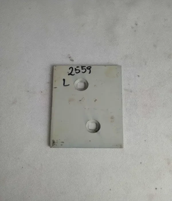 Nakładka przednia lewa 1127/22-002/0 Po 699 ORYGINAŁ UNIA