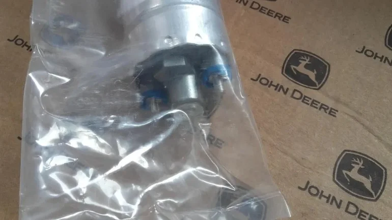 Pompa zasilająca Bosch John Deere AL168483, 5720, 6320, 6920, 7220, 74