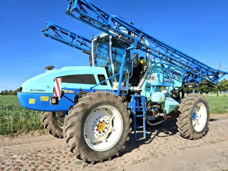 Opryskiwacz samojezdny Berthoud Boxer II 3000l 24/21m Iveco Jaskółki