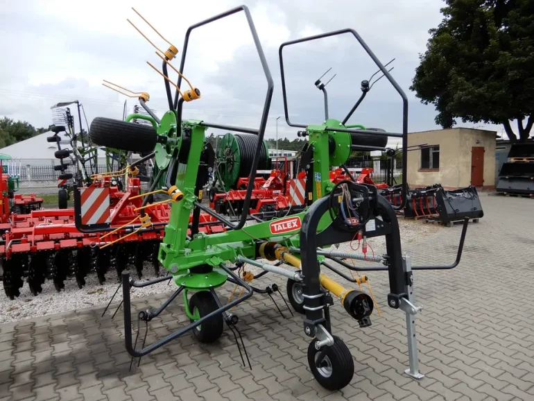 Przetrząsacz Karuzelowy 4 wirnikowy TALEX TORNADO 550