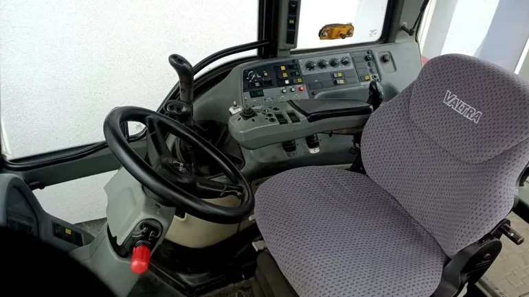 Valtra T190 przedni tuz