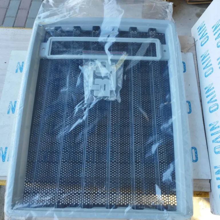 Ciagnik Ford kratka grill nowa 8771.300