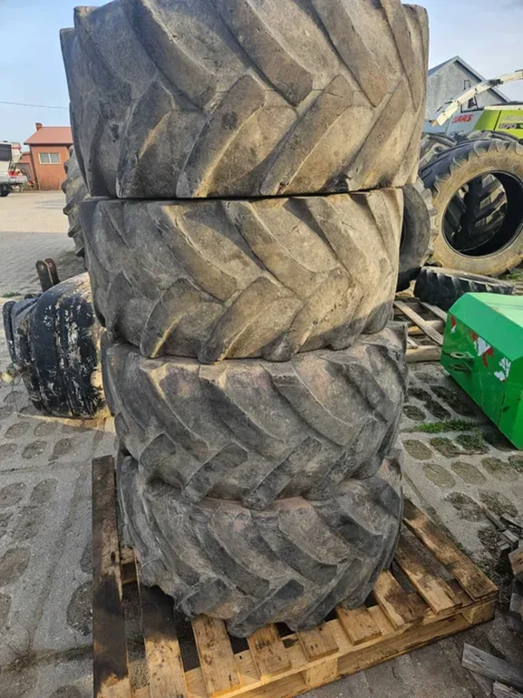 Opona 400.70.20 cale 4 szt.ladowarka .fortschritt
