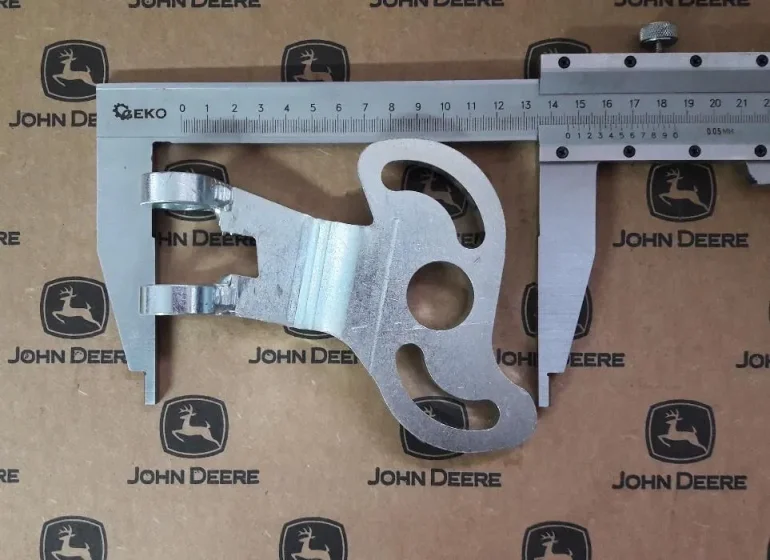Uchwyt/mocowanie do Rączki od zaczepu John deere Rockinger HAN04677