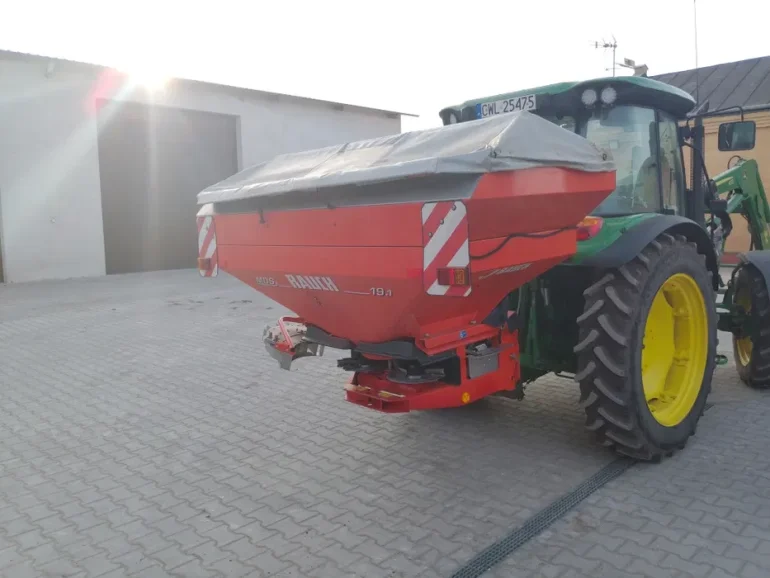 Rozsiewacz kuhn rauch z komputerem