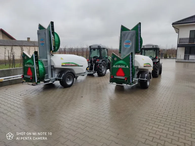Opryskiwacz sadownicz Agrola 2000 v /Bravo 300
