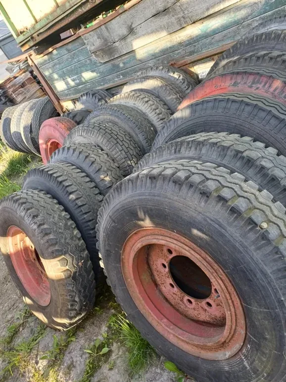 Opona 10.00 r 20 koła na 8 szpilek d55 przyczepa opony hl hw bss