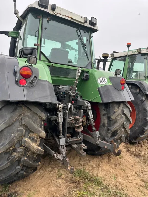 Fendt 820 z tuzem