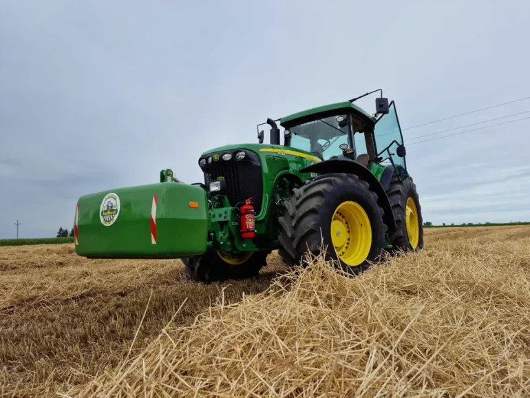 Wynajem ciągnika rolniczego John Deere 150-400KM WOM, TUZ i inne