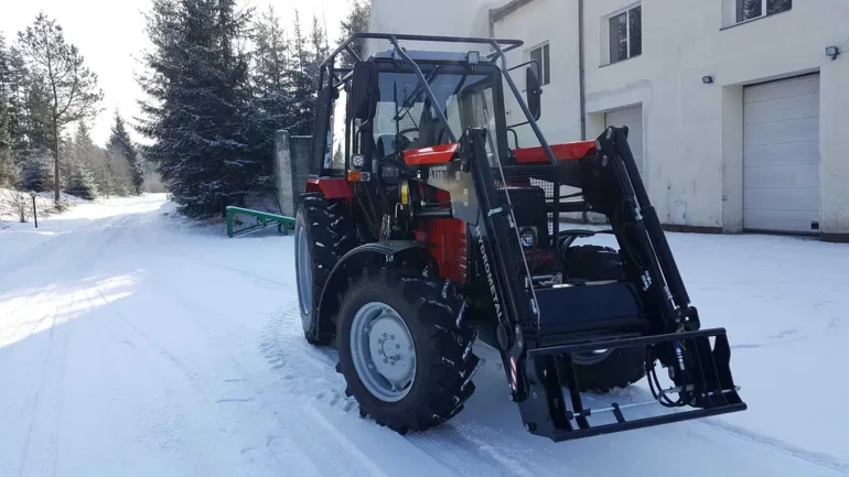 Ładowacz TUR AT-30 MTZ Belarus URSUS ZETOR New Holland JD FENDT