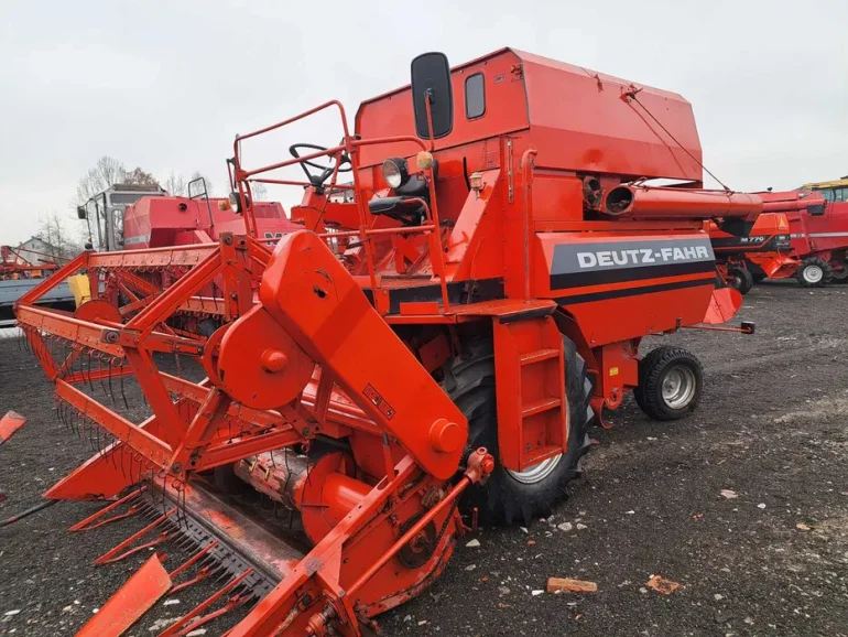 Kombajn zbozowy Deutz Fahr 660