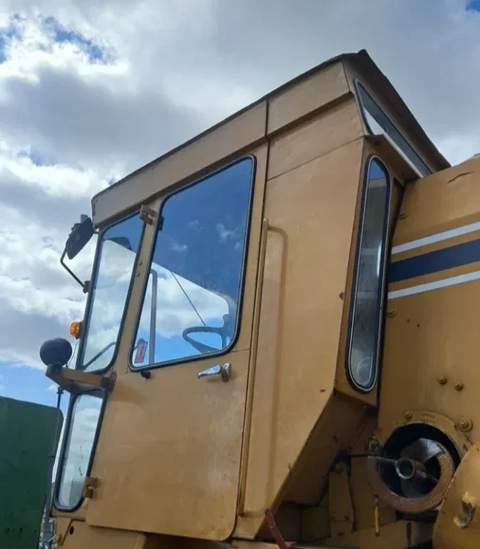 Kabina do kombajnu Sampo 600,massey ferguson 430,20 oryginalna