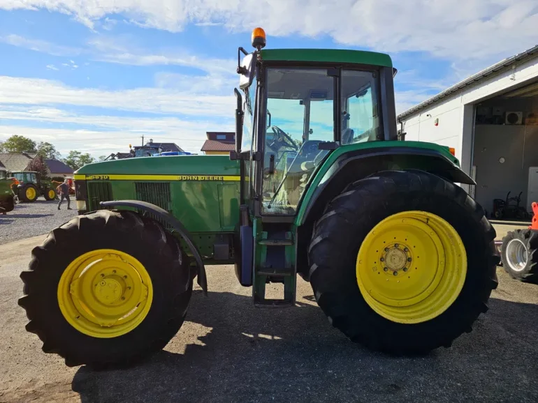 John Deere 6810 moc 130 km , Tuz , klima , b. dobry stan zadbany