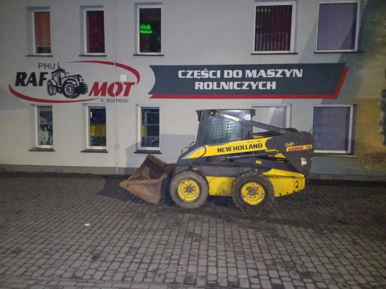 Bobcat NEW HOLLAND LS 185B ładwarka