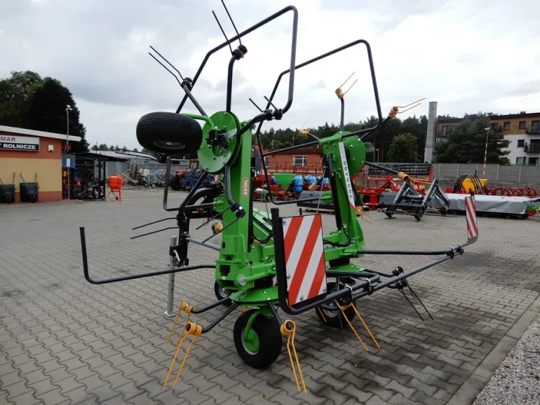 Przetrząsacz Karuzelowy 4 wirnikowy TALEX TORNADO 550