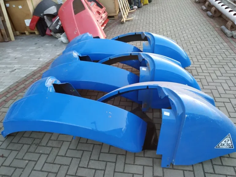 Blotnik prawy ciagnik New holland Case steyr CNH 4810.4085