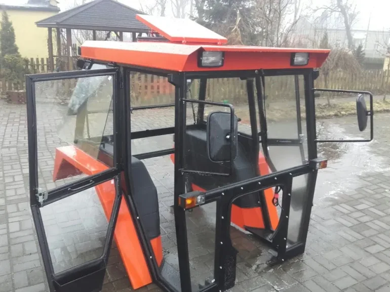 Kabina do ciągnika ursus traktor C-360 C-330