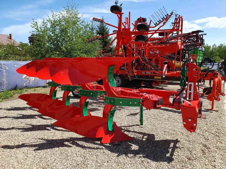 Pług resorowy obracalny obrotowy XL 4 korpusowy skibowy PO4+ AGRO-MASZ