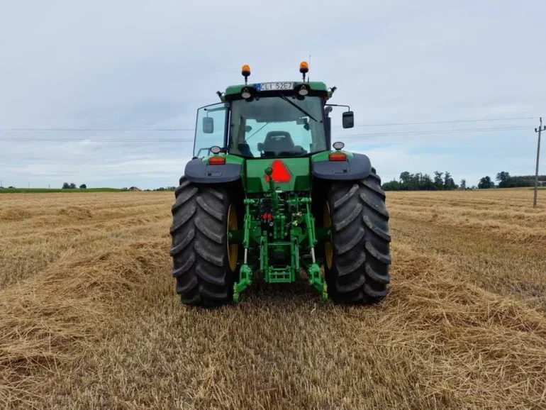 Wynajem ciągnika rolniczego John Deere 8520, 305kM