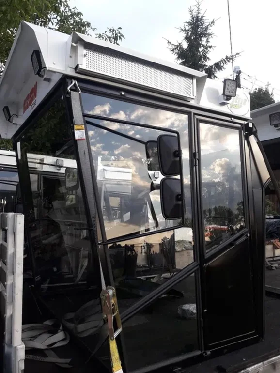 Kabina kabiny do kombajnu Bizon Ursus C-330 C-360 bizona Mf T-25 Mtz