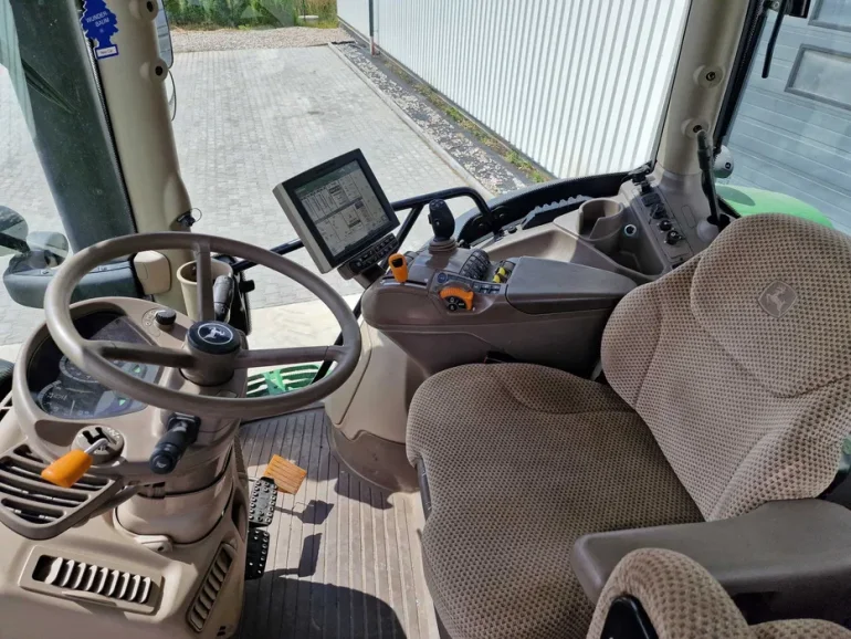 Wynajem John Deere 6175R o mocy 175 KM (195KM) Pełne wyposażenie