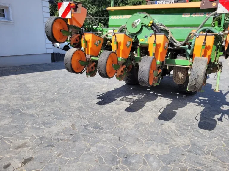 Siewnik do kukurydzy Amazone Ed-452K 6 rzedowy skladany