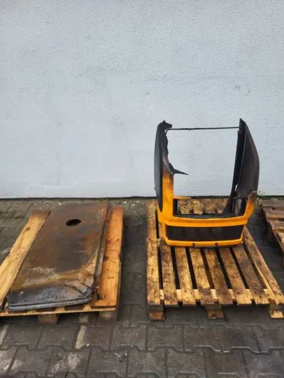 Maska komplet renault ares 616 RZ