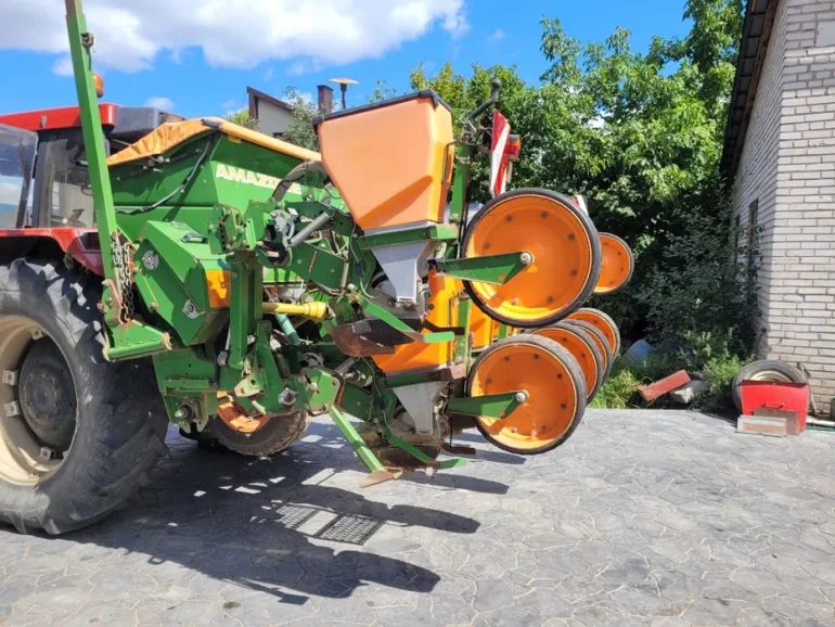 Siewnik do kukurydzy Amazone Ed-452K 6 rzedowy skladany