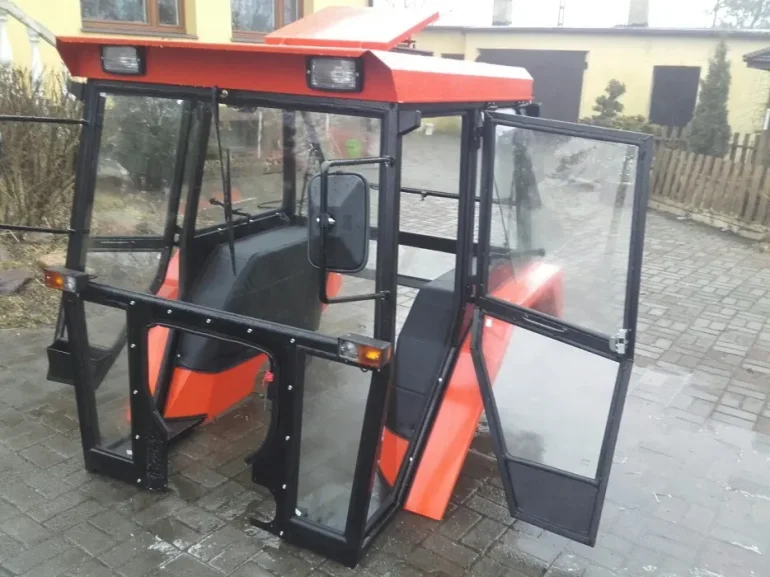 Kabina do ciągnika ursus traktor C-360 C-330
