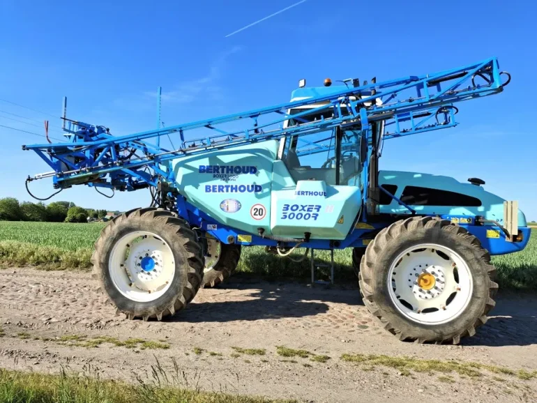 Opryskiwacz samojezdny Berthoud Boxer II 3000l 24/21m Iveco Jaskółki