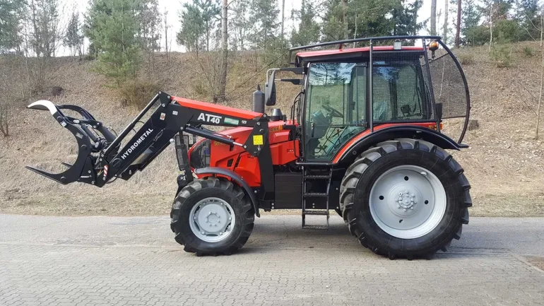 Ładowacz TUR AT-40 Belarus URSUS Deutz Fahr New Holland JD CLAAS