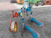 Plugi cztero skibowe Fiskars Overum