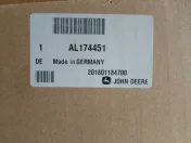 Grill boczny wlotu powietrza w masce ciągnika John Deere AL174451