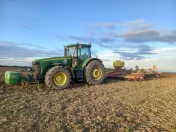 Wynajem ciągnika rolniczego John Deere 8520, 305kM
